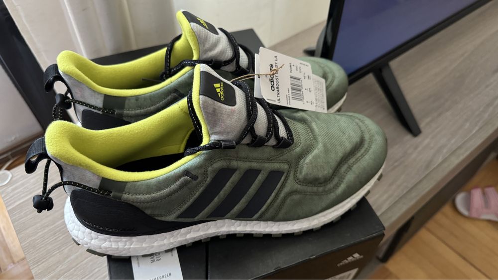 Adidas Ultraboost originali la cutie / noi ( marime 43.1/3 )