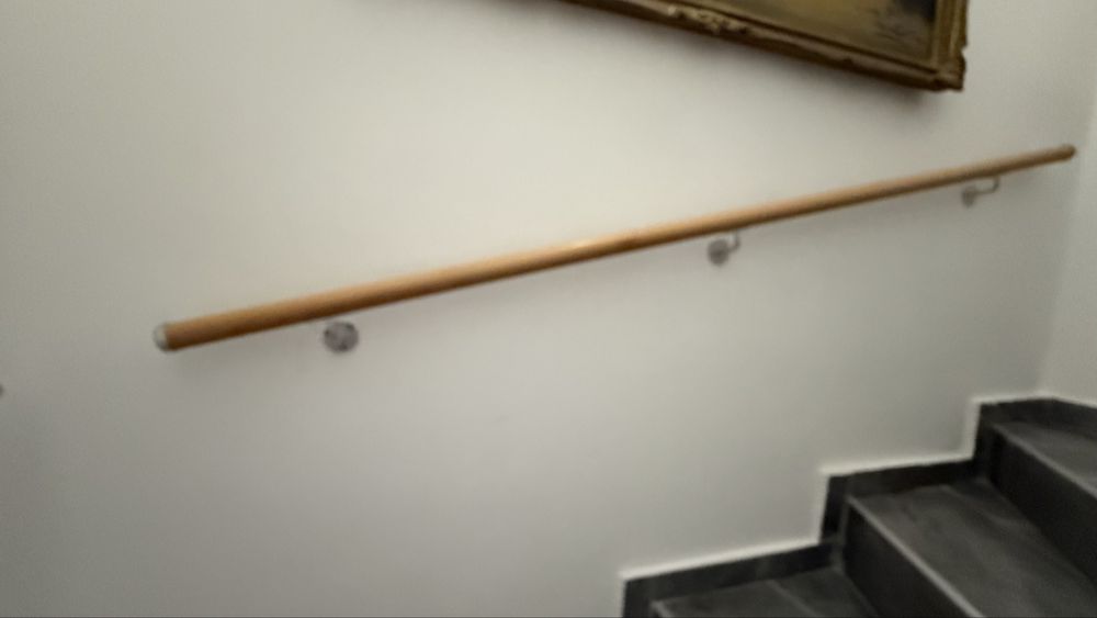 Mana curenta lemn fag pentru scara interioara cu prinderi perete etc