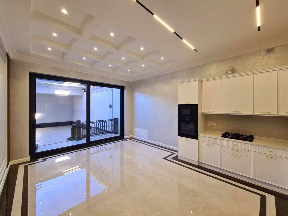 Центр Луначарского  Дом 450 кв.м