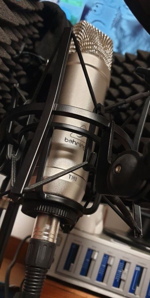 Vînd microfon studio profesional
