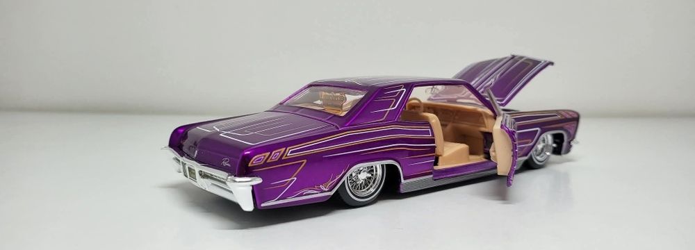 Machetă Buick Riviera 1965 1/26 Maisto