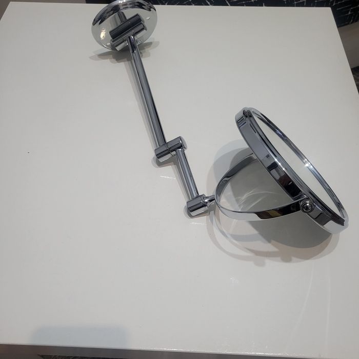 Oglinda cosmetica pentru baie