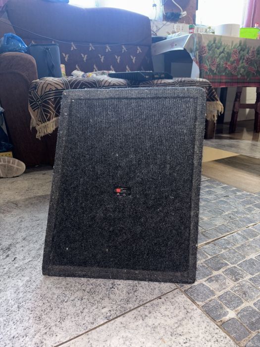 Sistem subwoofer auto