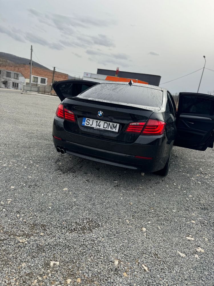 Vand sau schimb Bmw f10 anul 2012 2.0 tdi  184cp 220000km