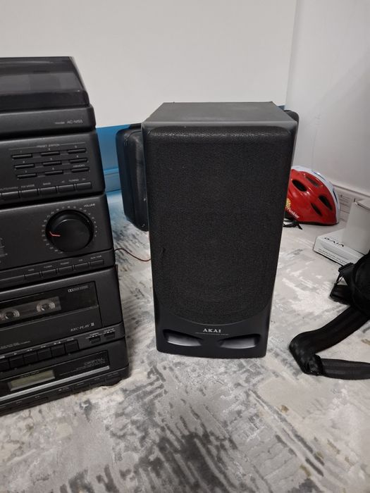 Sistem audio multifuncțional Akai model AC-M55 cu boxe inclus