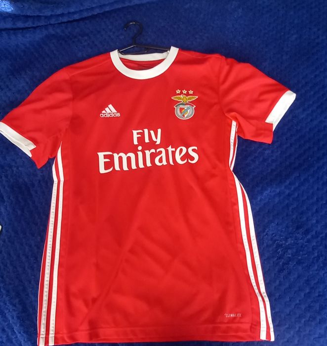 Оригинални футболни тениски