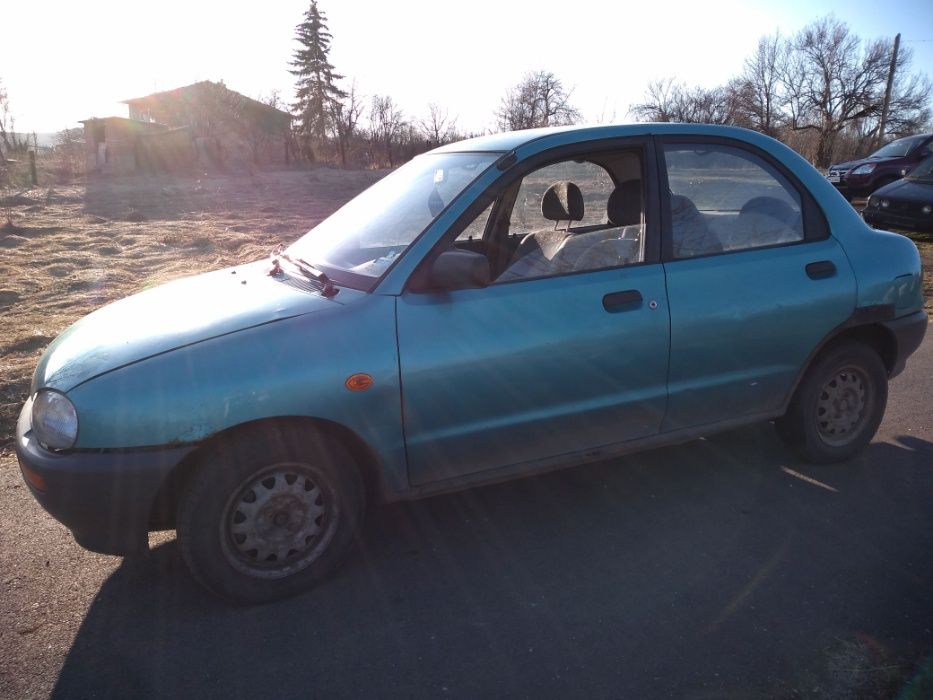 Mazda 121 1.3 На Части