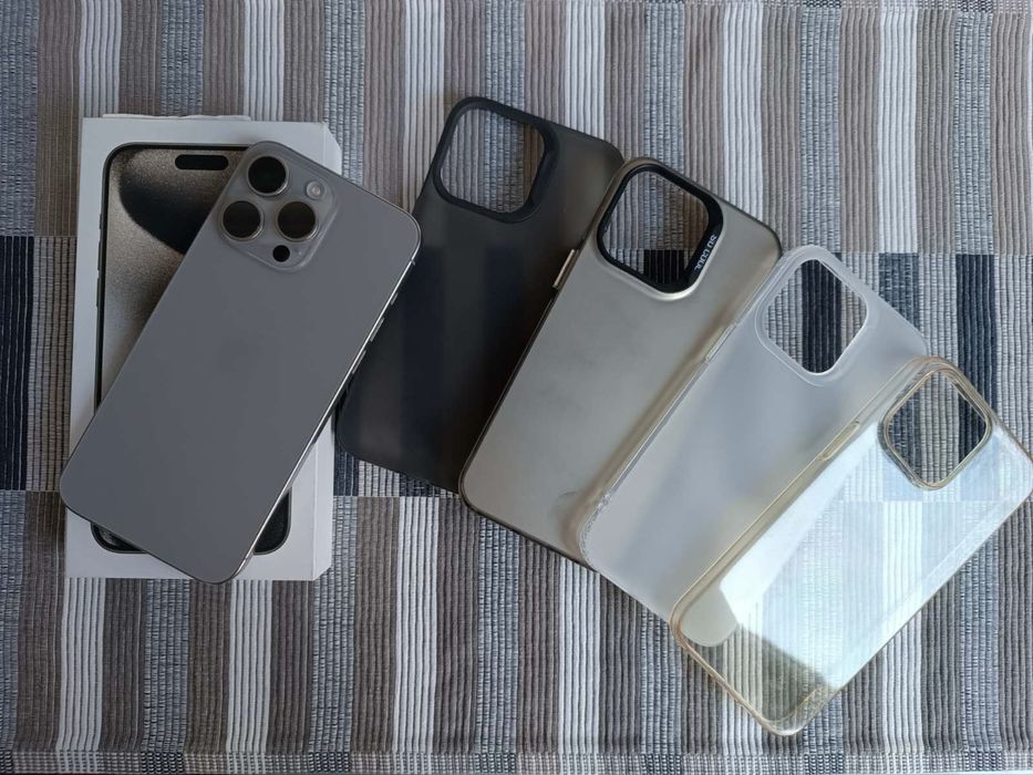 Iphone 15 Pro Max 256GB В гаранция до 03/05/2026г + 4кейса подарък