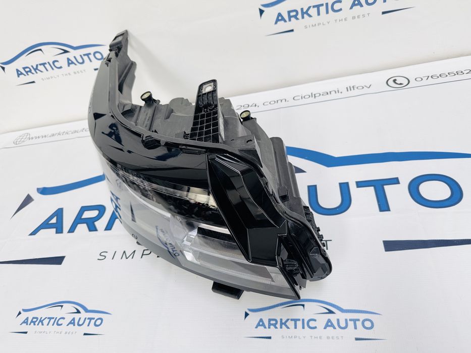 Far dreapta Full Led Matrix Range Rover Vogue  cod M8E2-13W029-HP