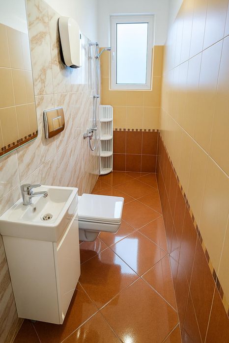 Дава се под наем Тристаен апартамент в Пловдив, Център - 85 кв.м за 650 € - Снимка #6