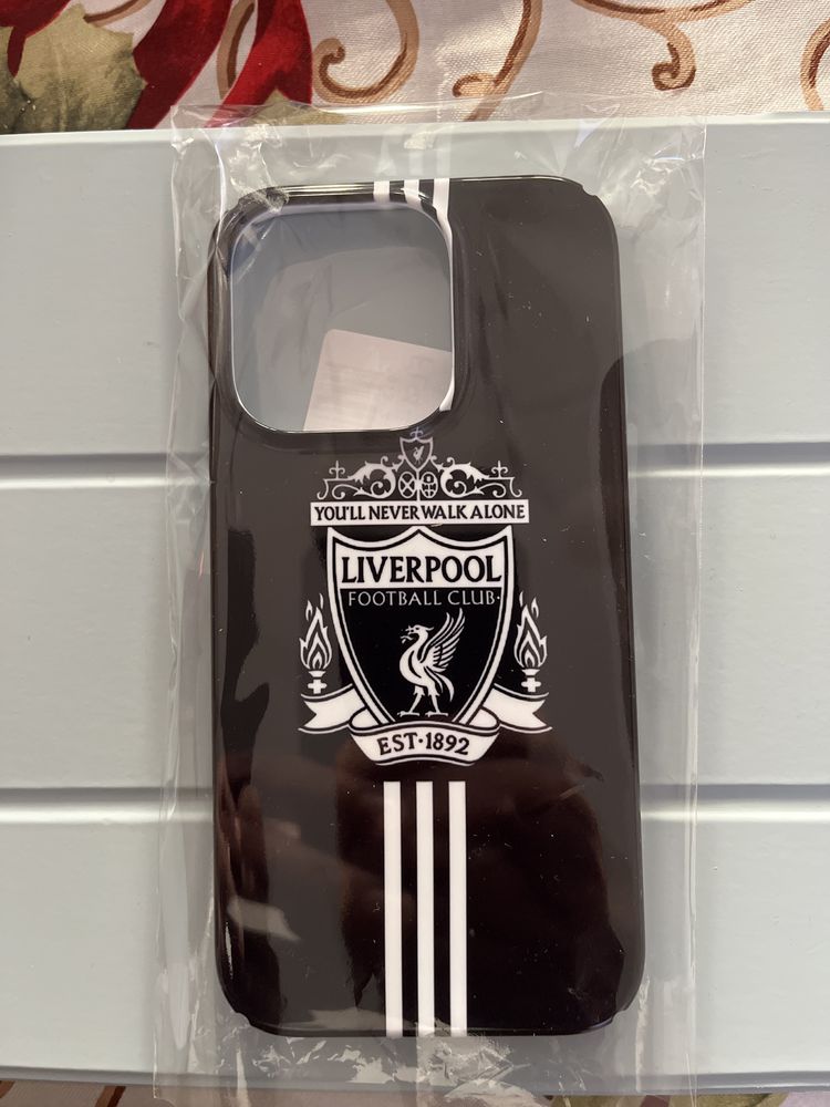 Продавам кейс за iphone със лого на liverpool
