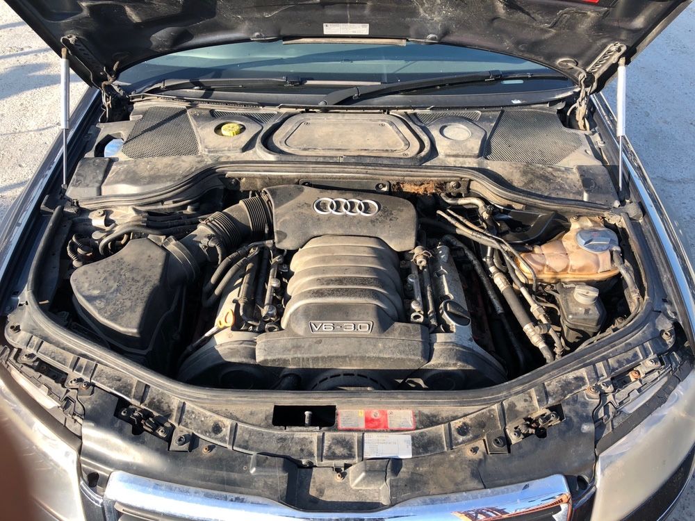 Dezmembrez audi A8 3.0 benzina an 2005