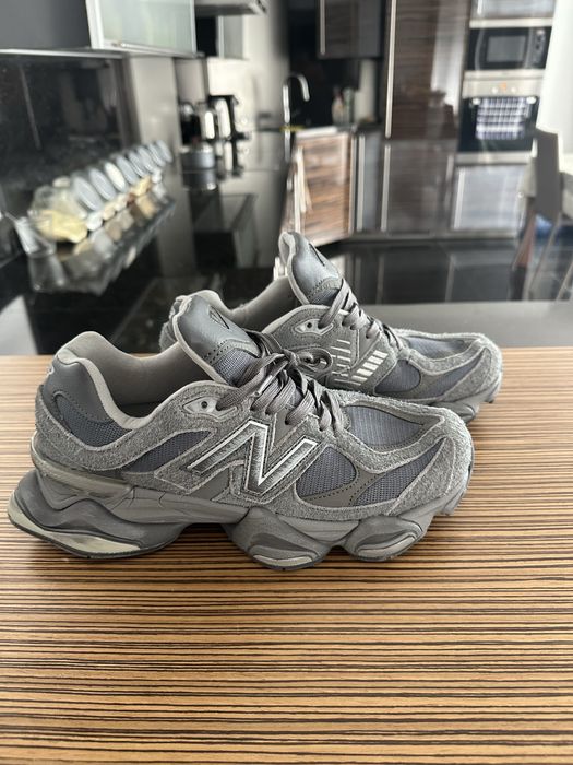 Adidasi New Balance 9060