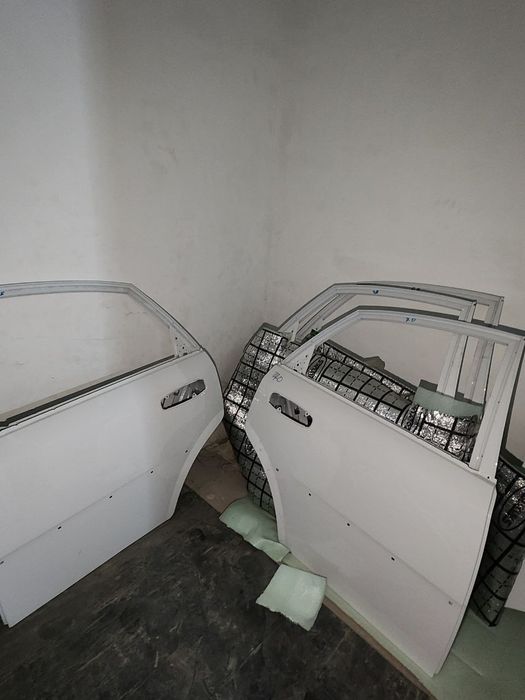 Gentra radnoy eshiklar sotiladi