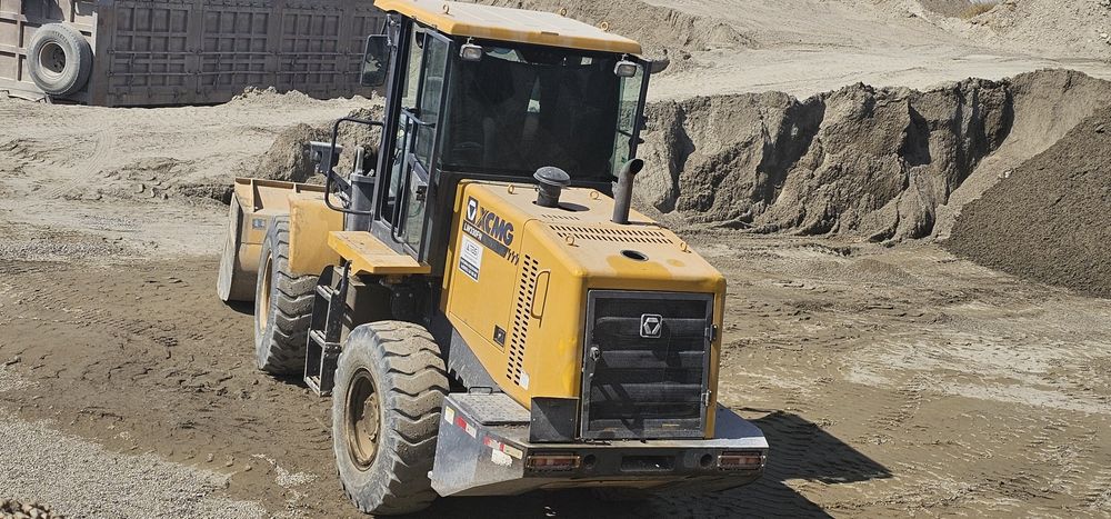 2.1 кубалик погрузчик сотилади