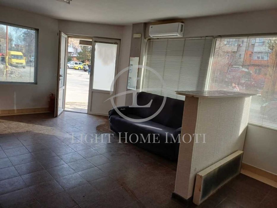 Продава се Офис в Пловдив, Кючук Париж - 40 кв.м за 1400 €/кв.м - Снимка #1