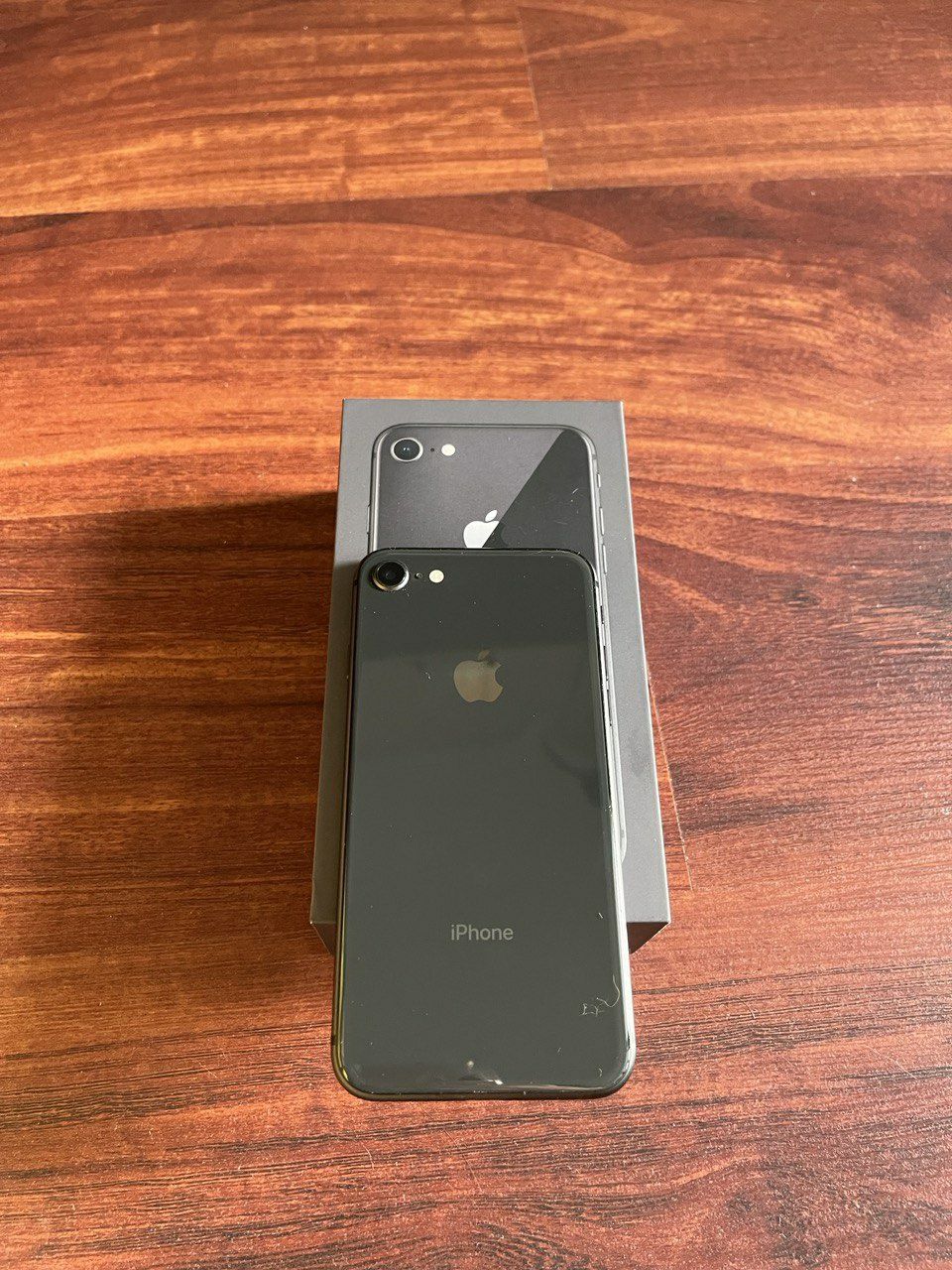 Продаем iPhone 8 в идеальном состоянии