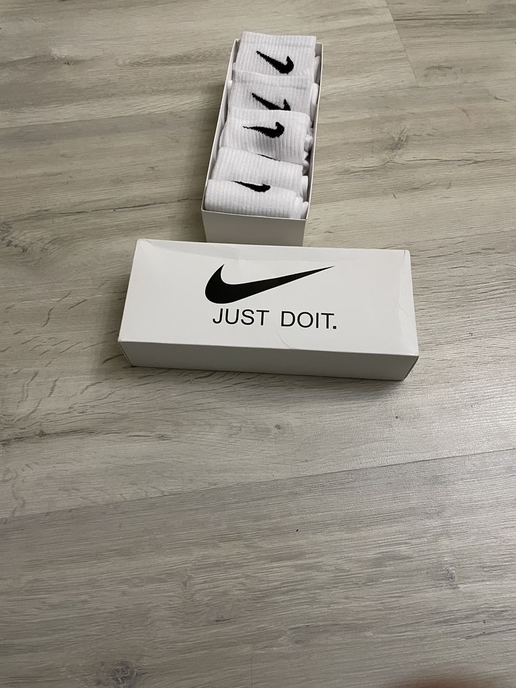 Средние носки Nike