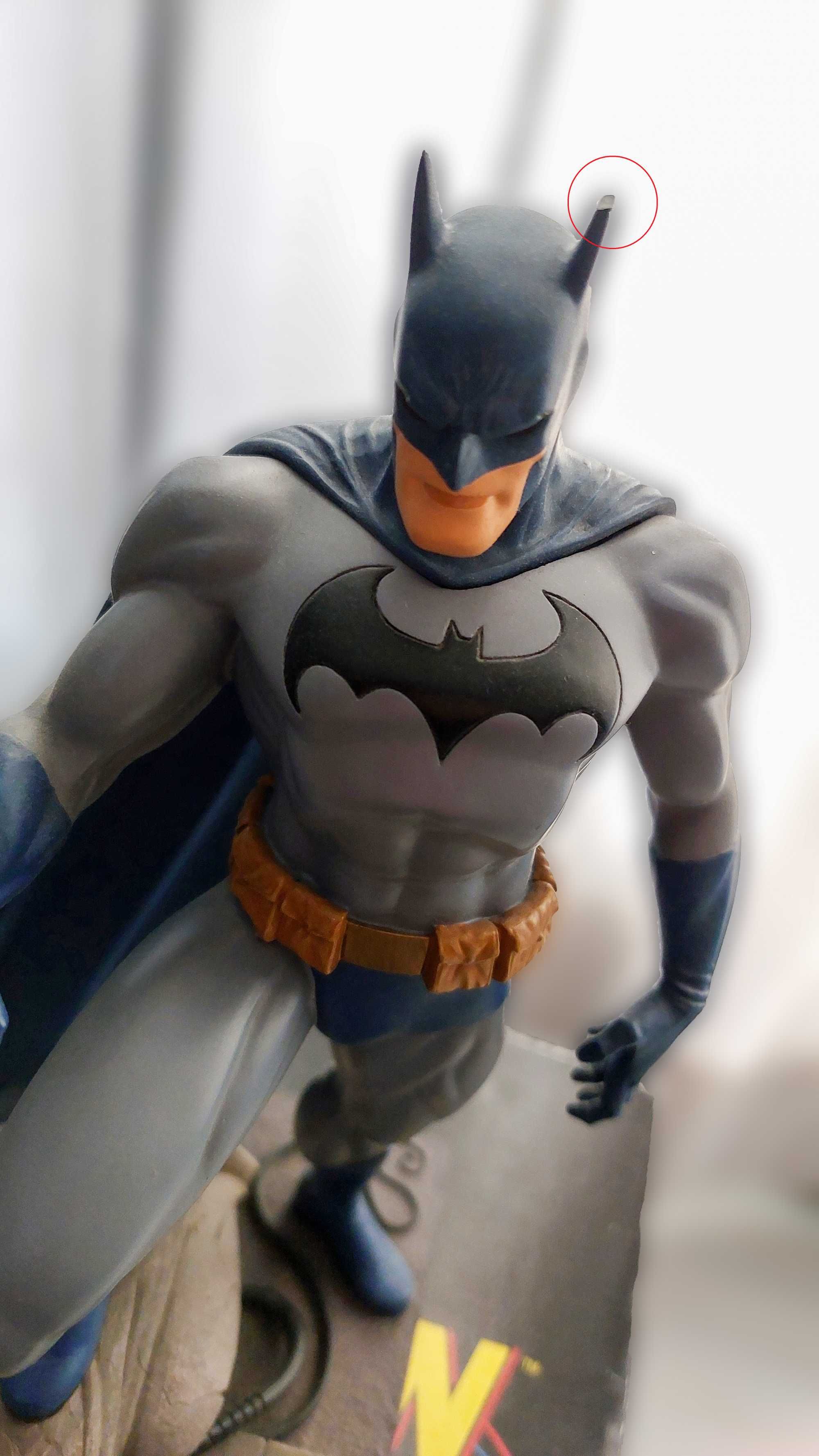 Batman и Hellraiser Статуетки