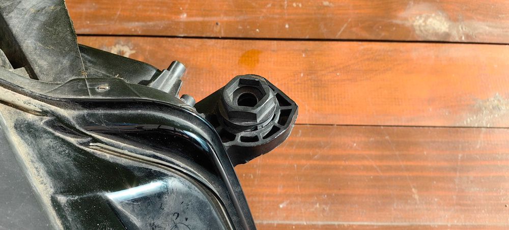 Фар за VW Touareg III / ВФ Туарег 3