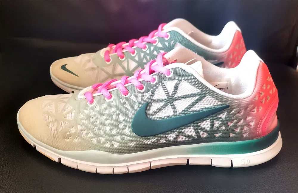 Дамски маратонки Nike 38,5