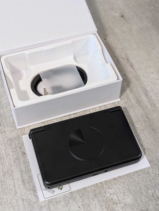 Consola portabila Retroid Pocket Flip 2