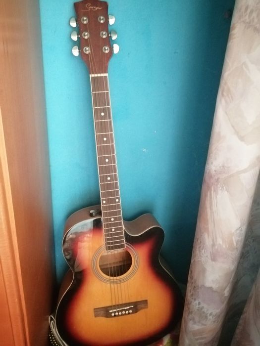 Vand chitara acustica preț 350 lei l