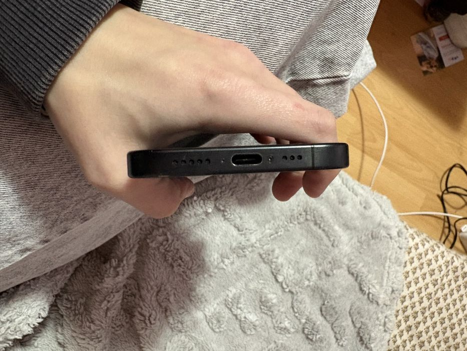 IPhone 15 pro 128 GB Black Titanium