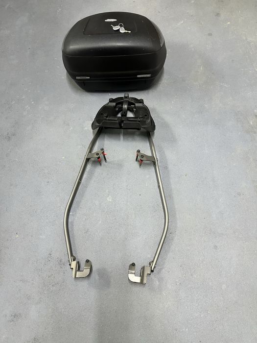 Topcase Givi, hornet PC36.