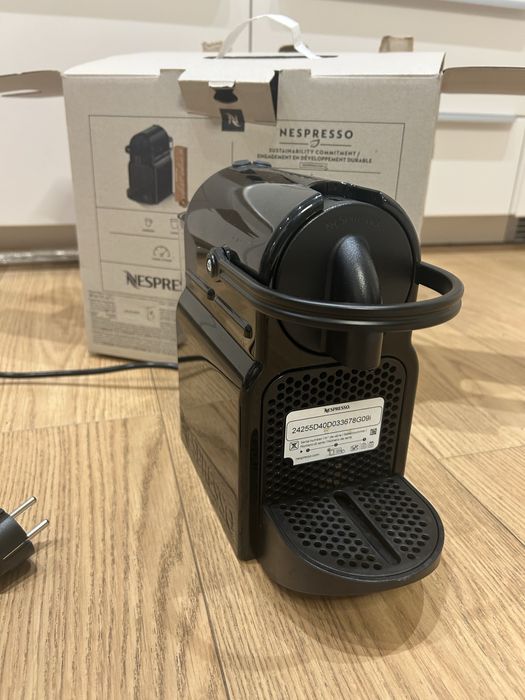Кафемашина “Nespresso Inissia”