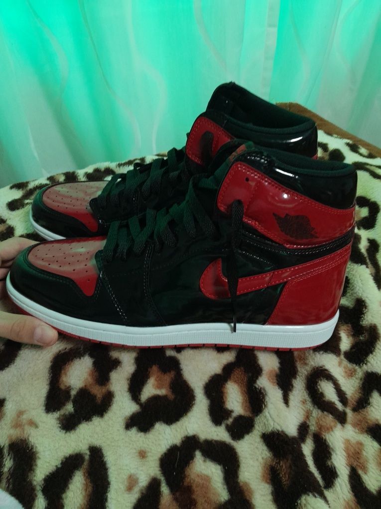 Air Jordan 1 Retro High OG Bred Patent