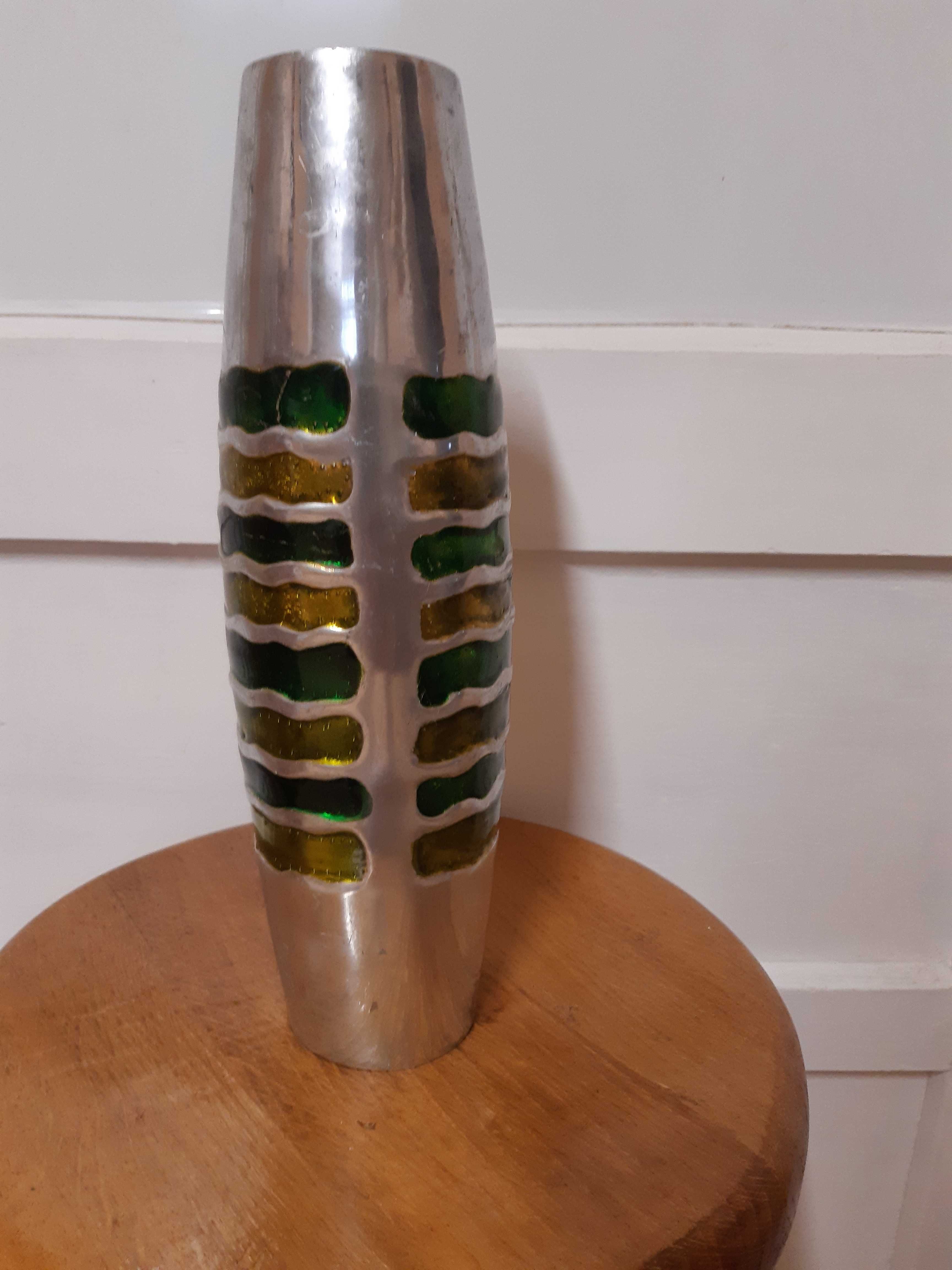 Vaza din aluminiu cu intarsii verzi si galbeme, inaltime 30cm