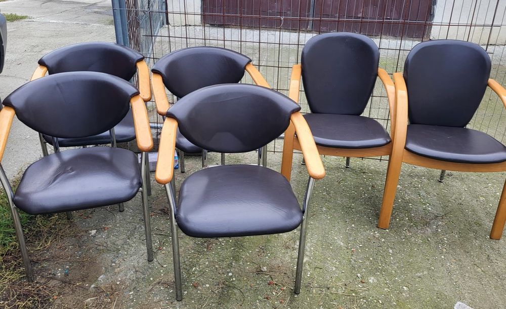 Vand urgent masa cu 6 scaune - transport asigurat in Cluj