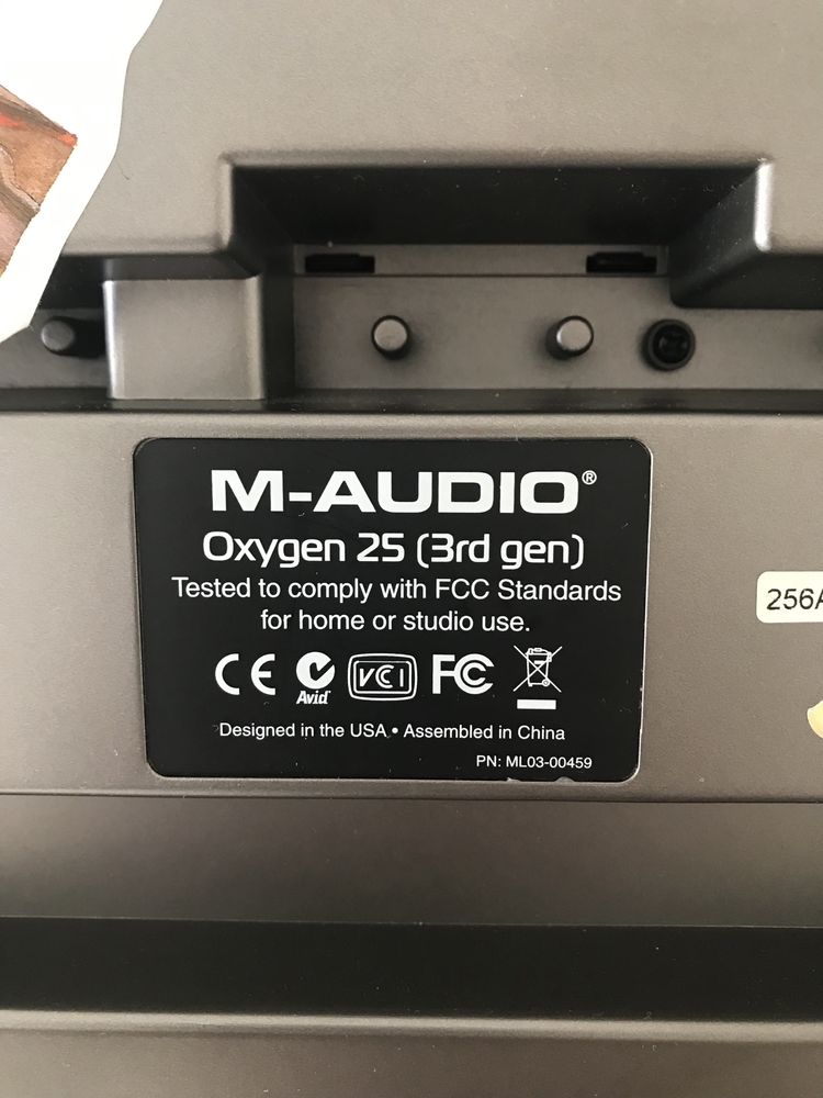 MIDI контроллер M-Audio Oxygen 25