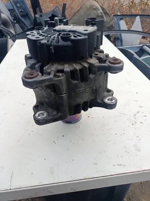 Alternator Valeo vw Golf 7/T-ROC/Polo 6C /Audi A1/A3/Q2 cod 04E903015