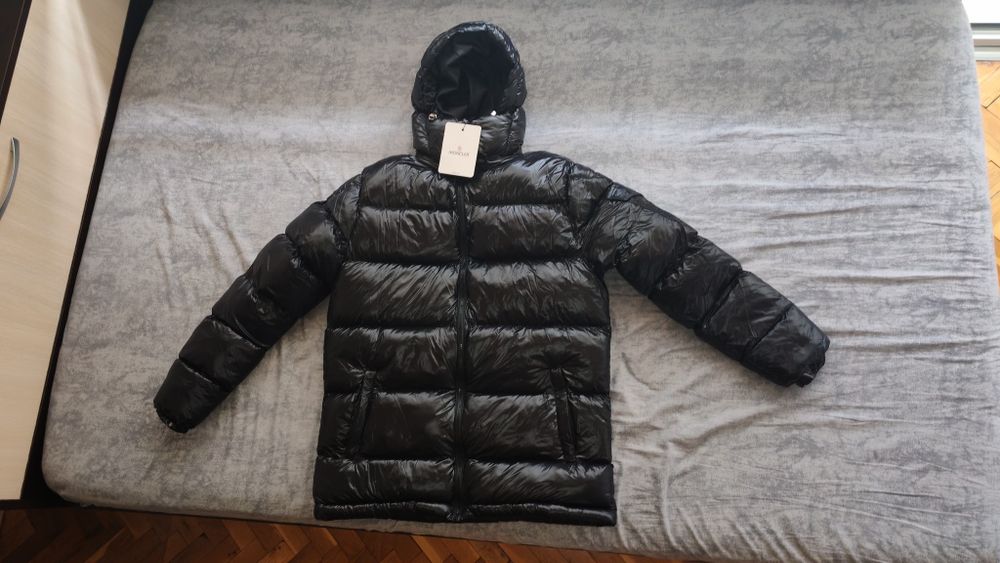 Moncler черно яке
