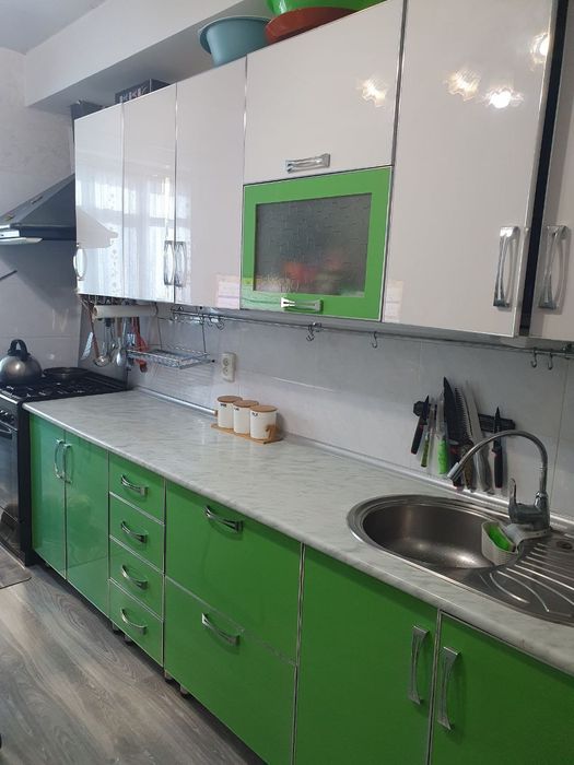 Продается кухонный гарнитур. целиком