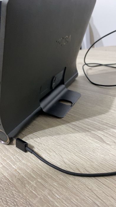 Tabelta Lenovo Yoga smart tab YT-X705L(mai jos mai multe detalii)