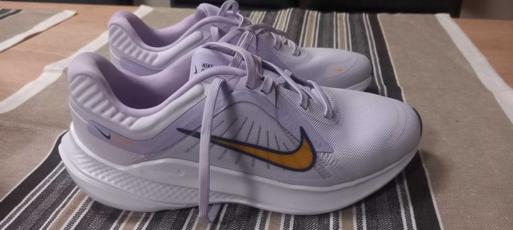 Дамски маратонки Nike