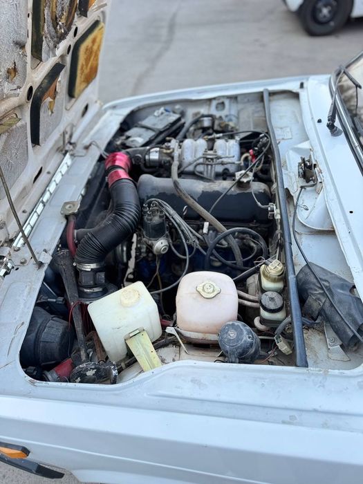 Lada Vaz 2107 oq rangda 2006 yil ishlab chiqarilgan metan gaz 90 litr
