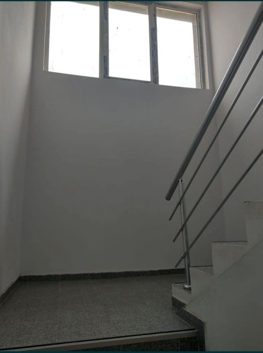 Inchiriez spatii birouri/ comerciale