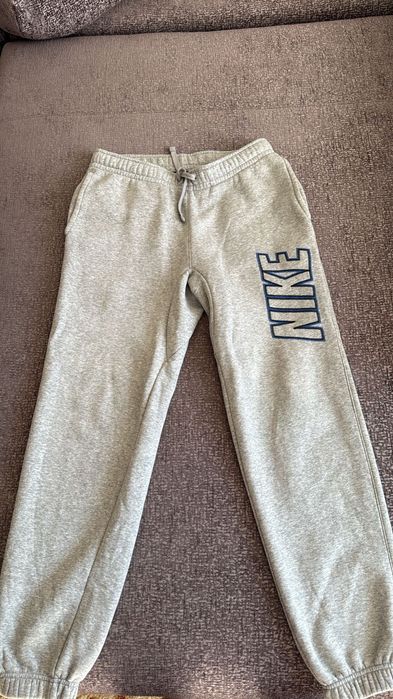 Продам спортивный костюм Nike