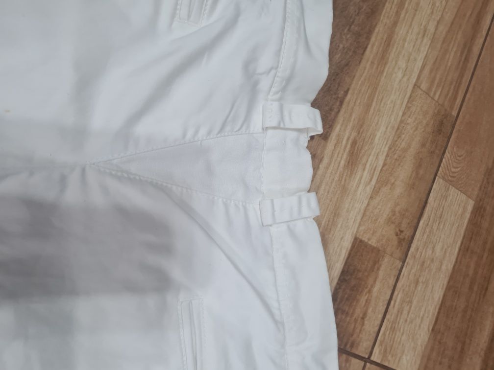 Pantaloni scurti dama mar 42 și 44 Massimo Dutti