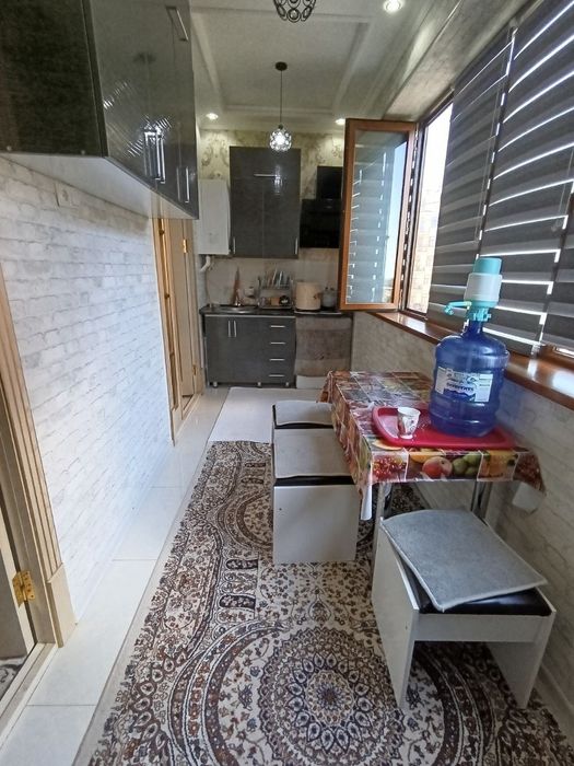 2 xonali kvartira sotiladi