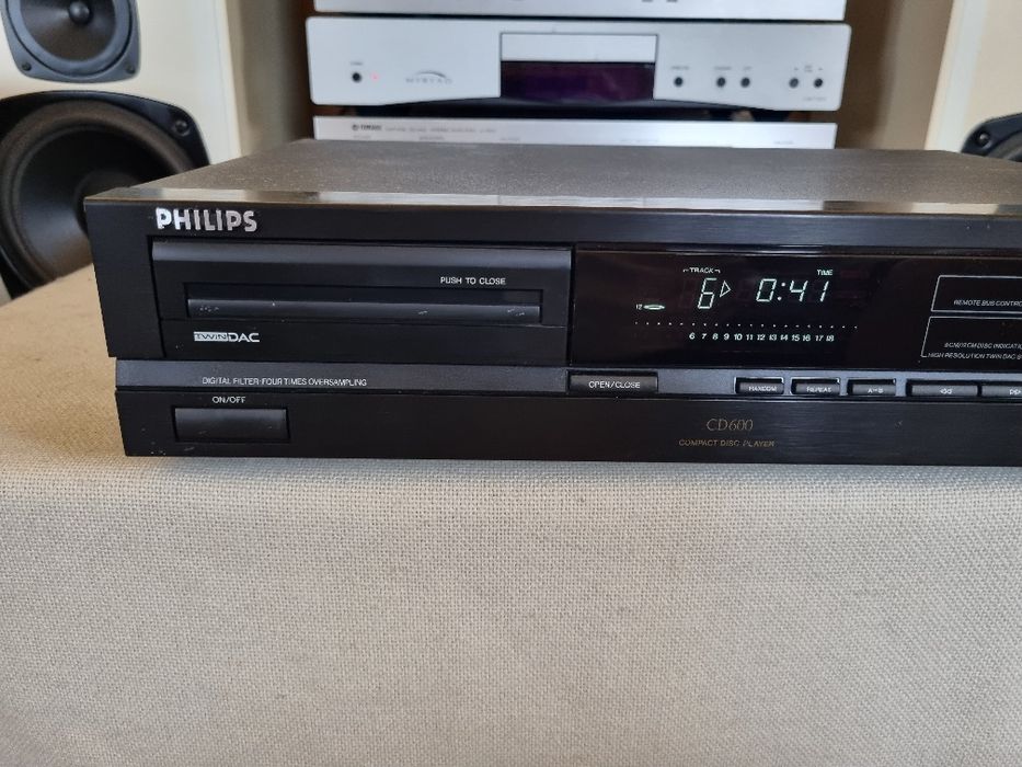 Philips CD-600. 16 Bit, CDM 4/19. Perfect functional. Impecabil.