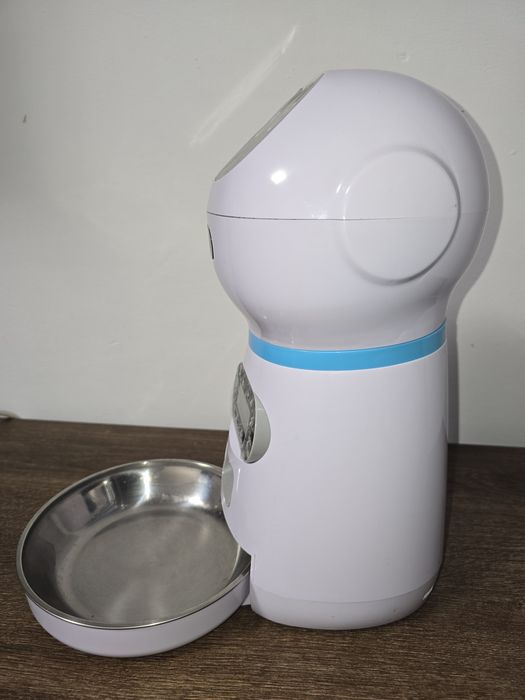 Hranitor Automat pentru Caini si Pisici