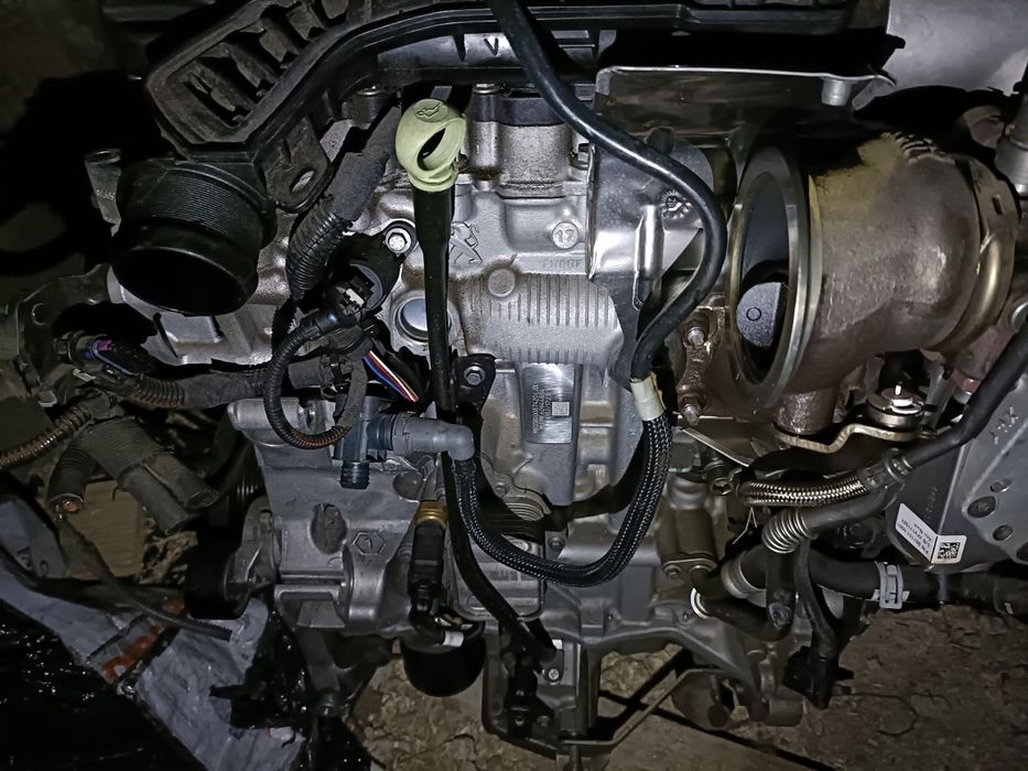Motor Peugeot 3008 2 2021 1.2 benzina HN05 208 2008