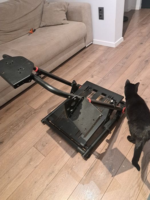 Vând suport pliabil pentru volan logitech