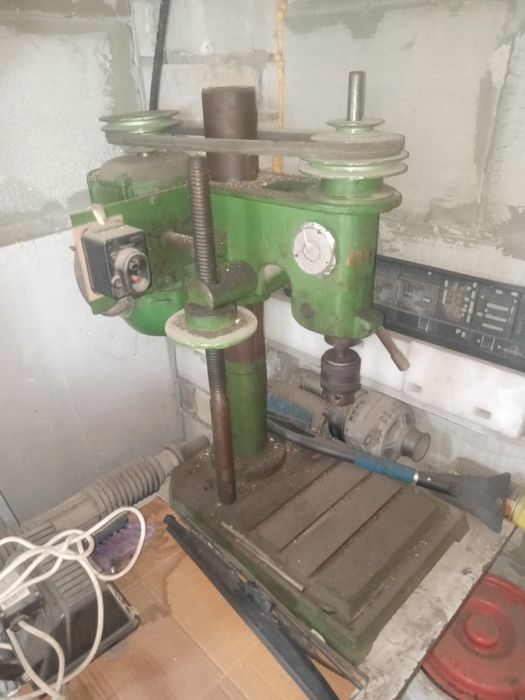 Продам сверлильный станок на 380 Вт. Цена 100 000