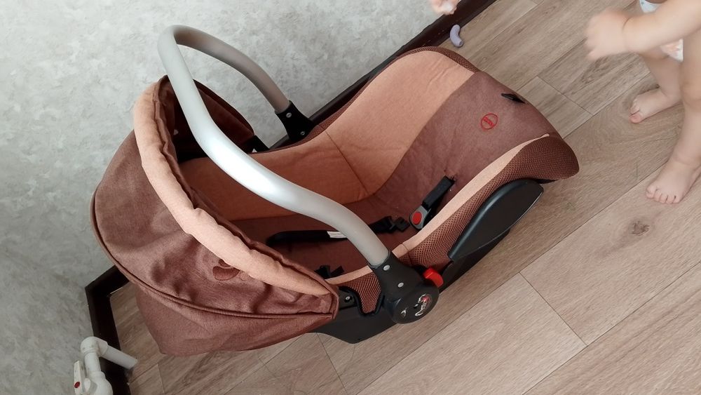 Продам автокресло